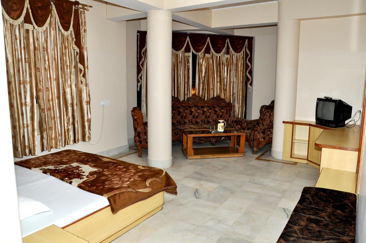 Hotel Kirti Plaza Chittorgarh Екстер'єр фото