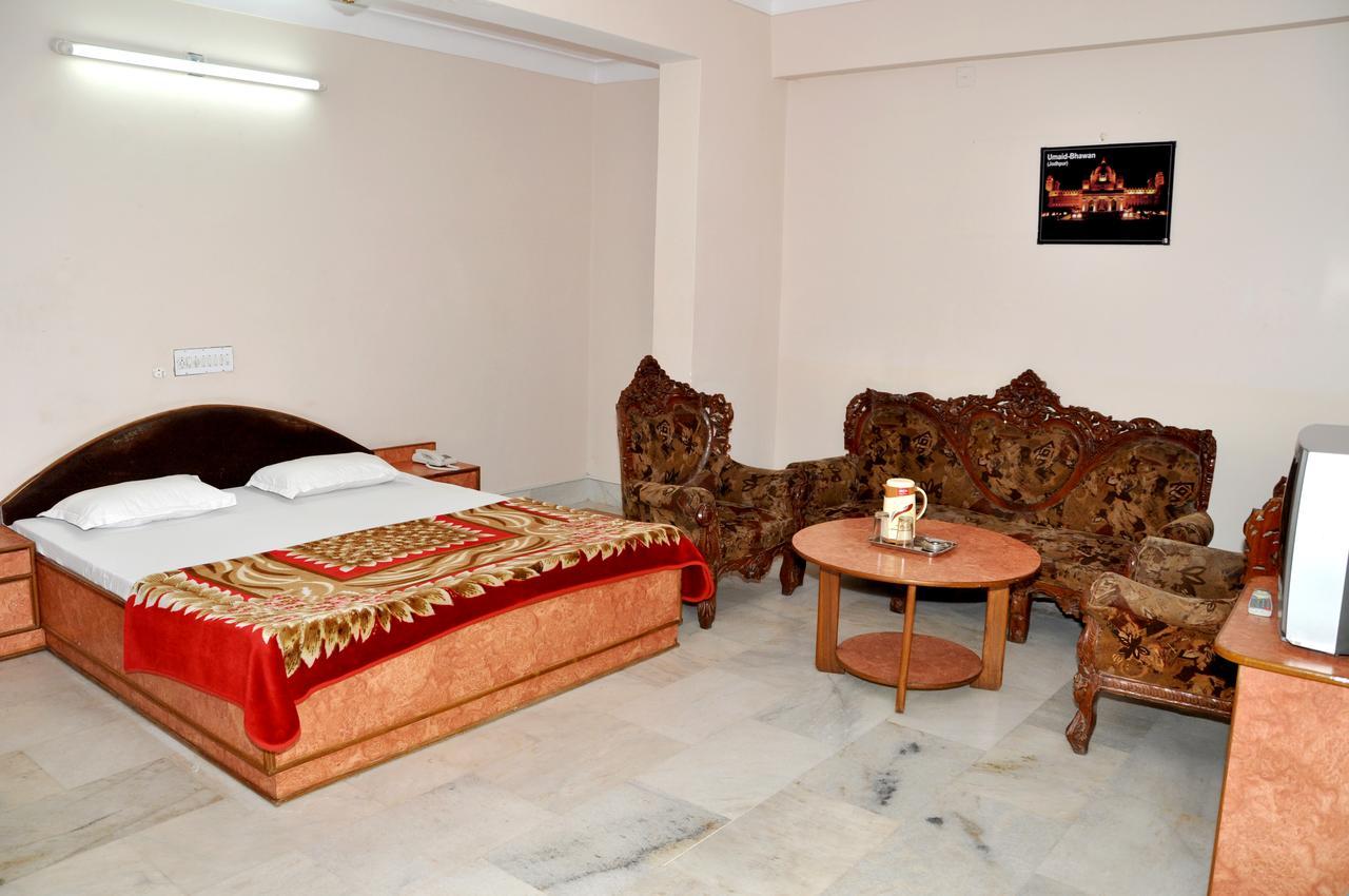 Hotel Kirti Plaza Chittorgarh Екстер'єр фото