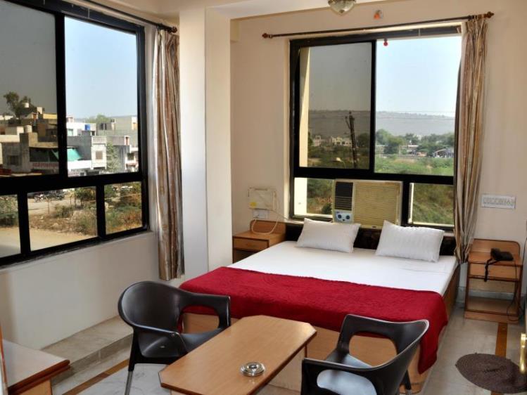 Hotel Kirti Plaza Chittorgarh Екстер'єр фото